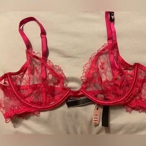 Victoria’s secret pink lace bra
